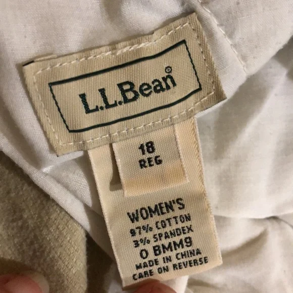 L.L. BEAN Women’s Corduroy Pants w/Stretch - Picture 2 of 5